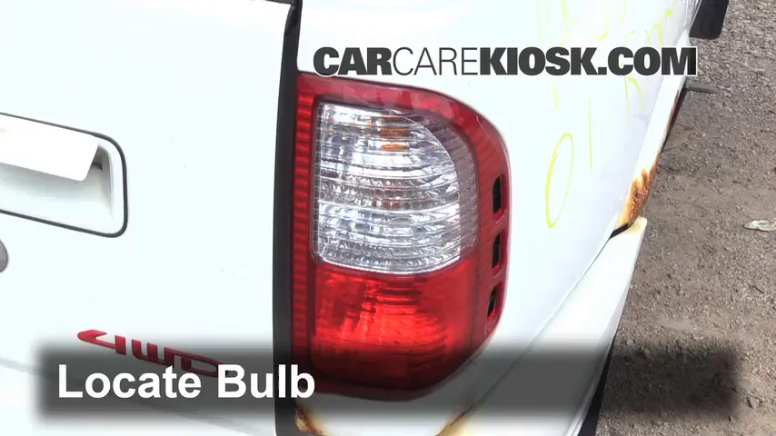 2001 Isuzu Rodeo LS 3.2L V6 Luces Luz de giro trasera (reemplazar foco)